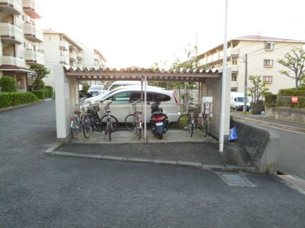 大阪府箕面市小野原東５丁目 駐車場