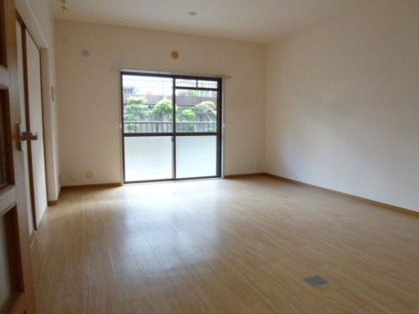 大阪府箕面市小野原東５丁目 リビング