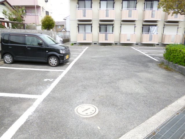 大阪府箕面市粟生間谷西７丁目 駐車場