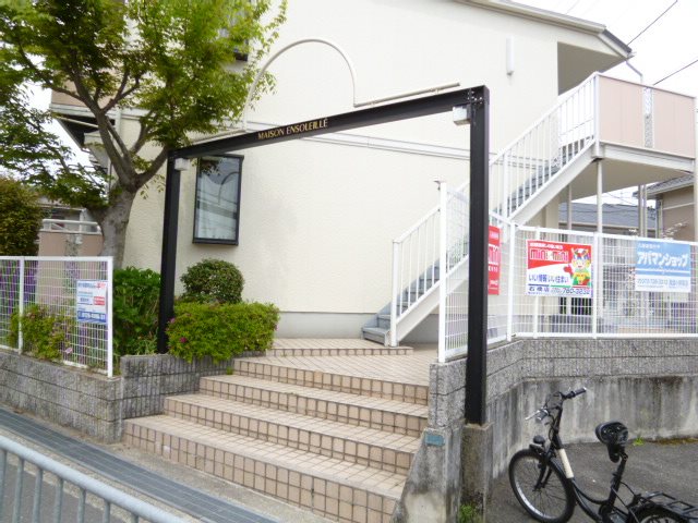 大阪府箕面市粟生間谷西７丁目 エントランス