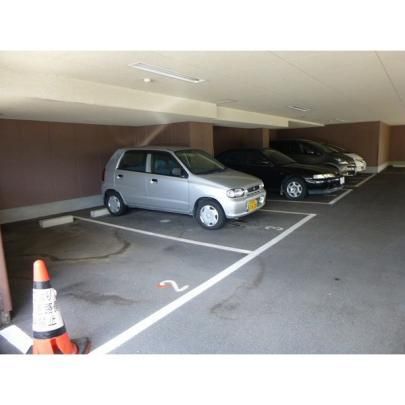 大阪府箕面市半町２丁目 駐車場