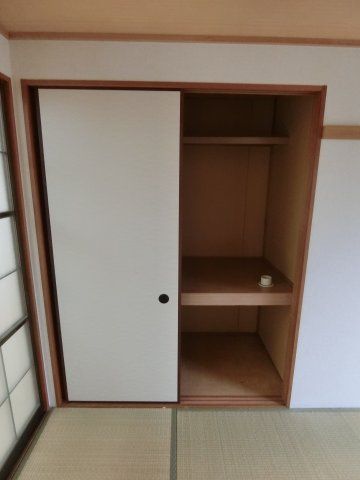 大阪府箕面市粟生間谷西７丁目 収納