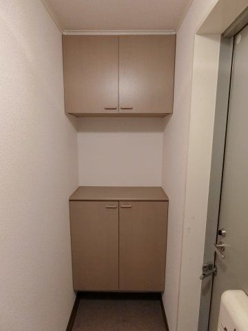 大阪府箕面市粟生間谷西７丁目 収納