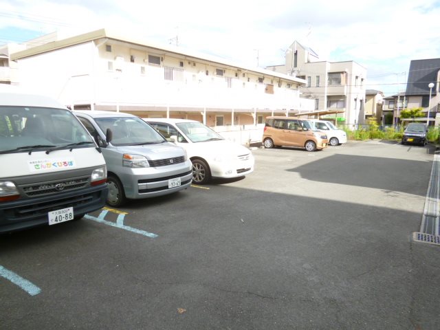 大阪府箕面市牧落３丁目 駐車場