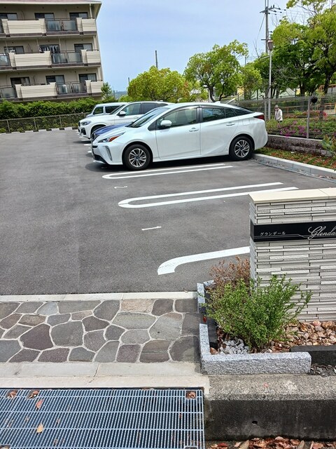 大阪府箕面市小野原東５丁目 駐車場