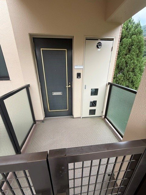 大阪府箕面市箕面１丁目 玄関