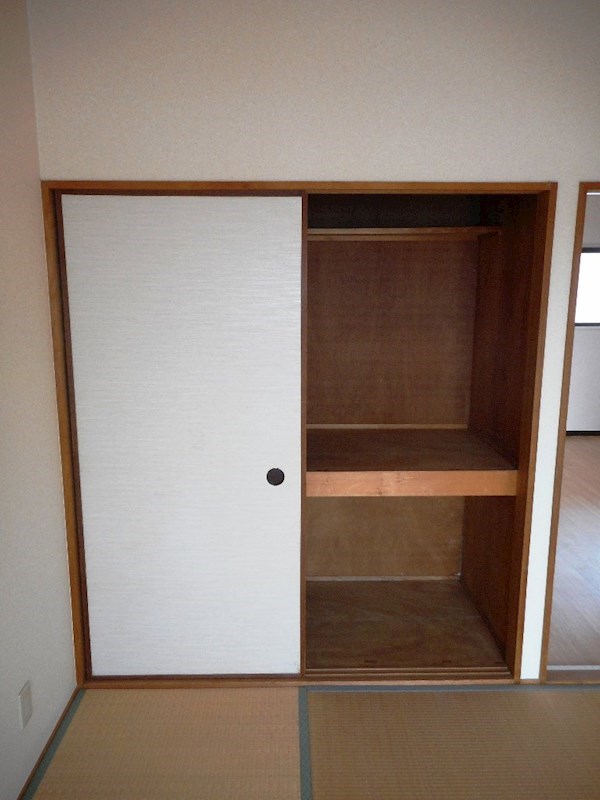 カトレアマンション 収納