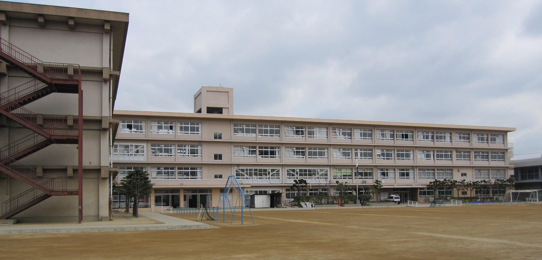 京阪プリンスマンション 小学校