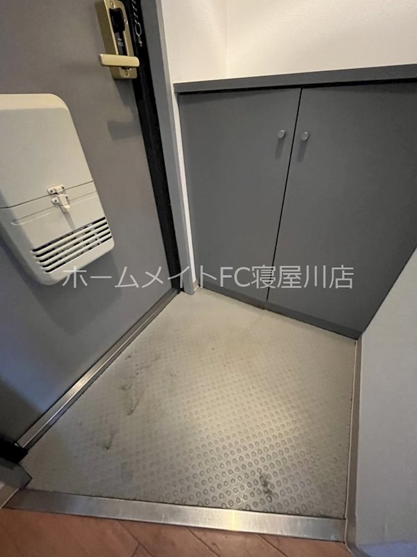 大阪府寝屋川市下神田町 玄関