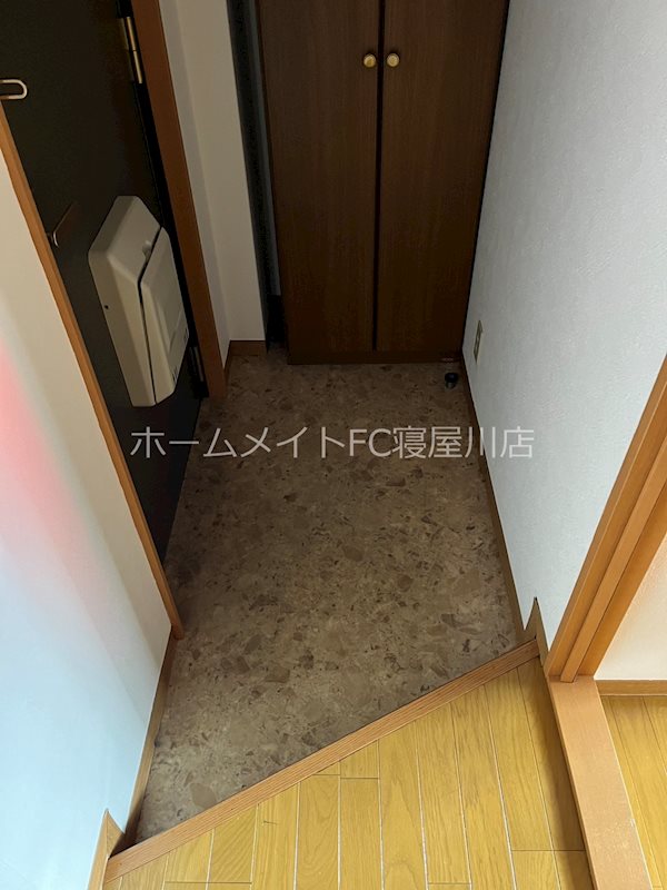 アーカンシェル東寝屋川 玄関