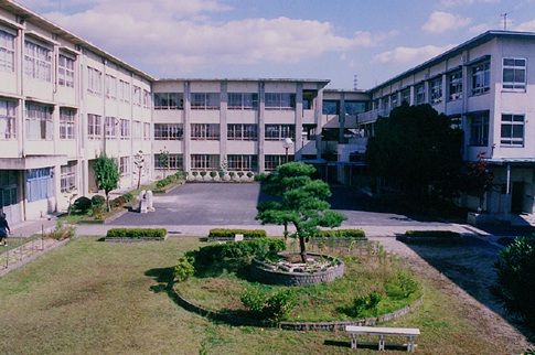 アーカンシェル東寝屋川 中学校