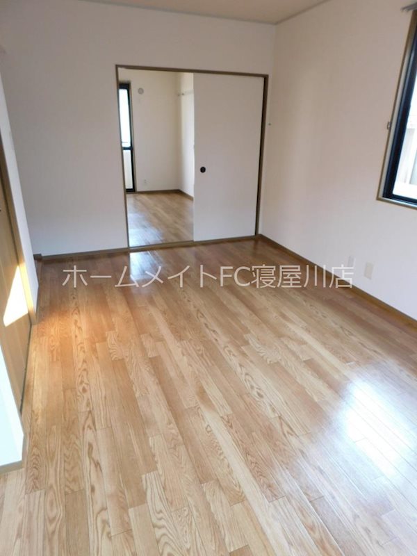 大阪府四條畷市砂２丁目 リビング