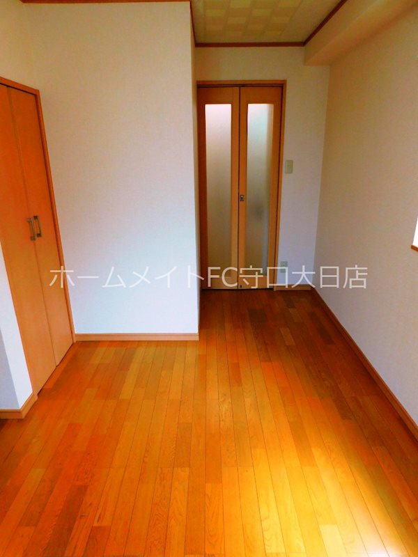 大阪府守口市滝井元町２丁目 リビング