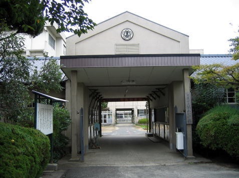 エスト香里 小学校