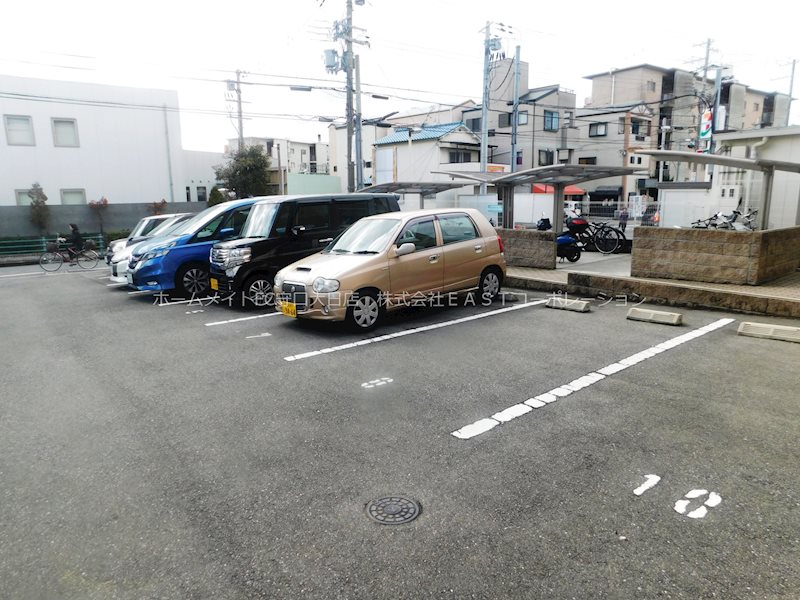 オーシャンコートT 駐車場
