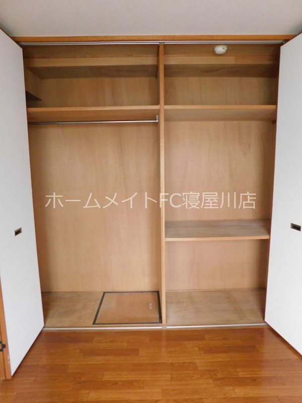 バーンフリート寝屋川 収納
