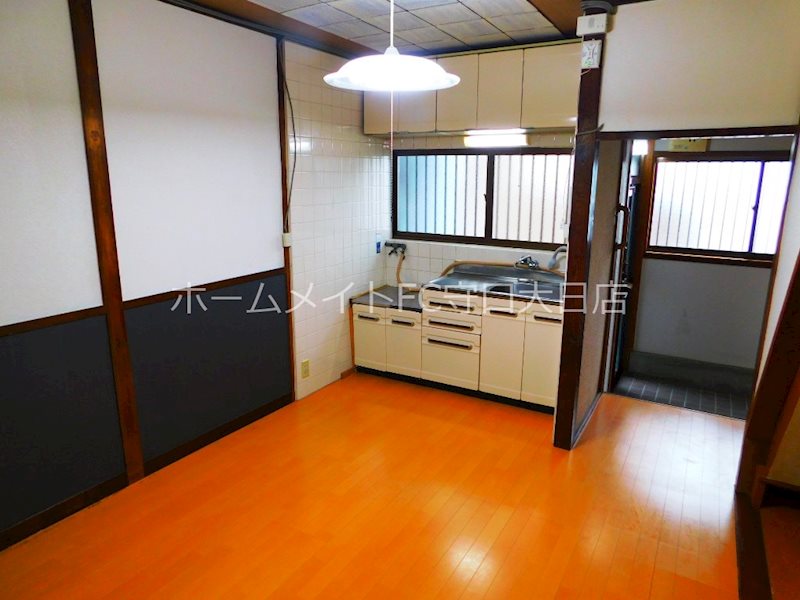 野里町３８番地貸家 リビング