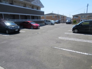 セイバリースクエアA棟  駐車場