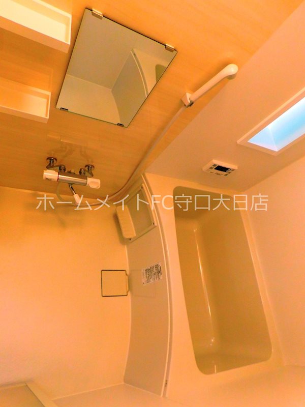 カーサヴィータ門真市栄町 風呂画像