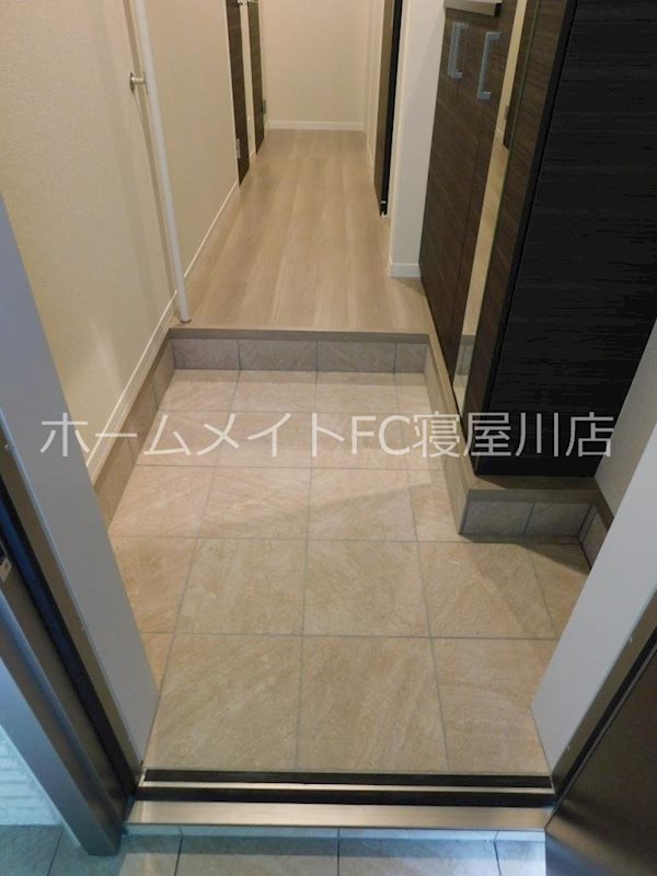 シャーメゾン寝屋川中央 玄関
