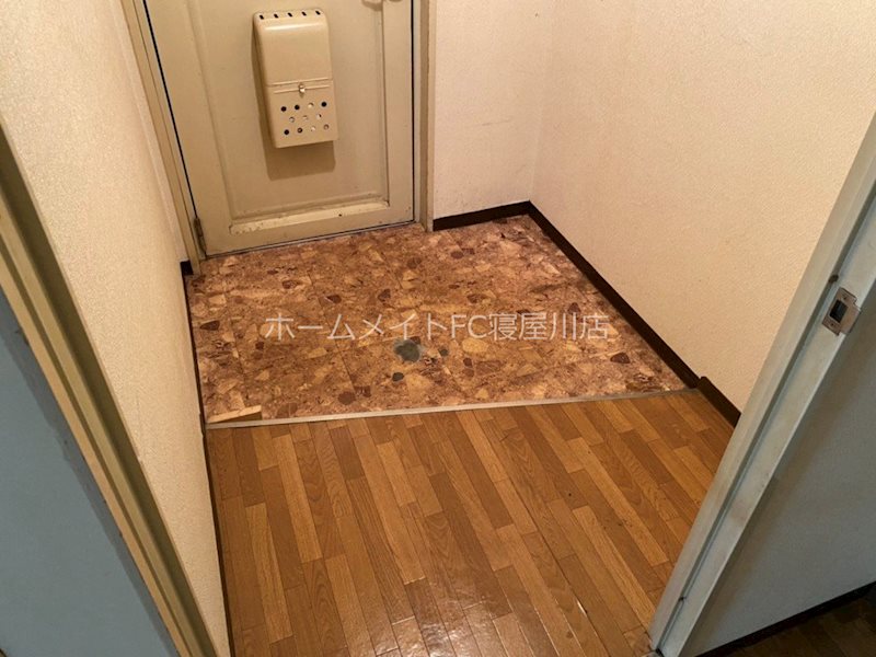 ウエストプラザ 玄関