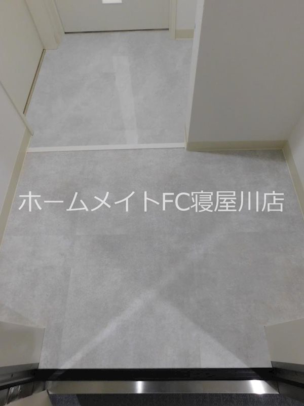 クリエオーレ若葉町 玄関