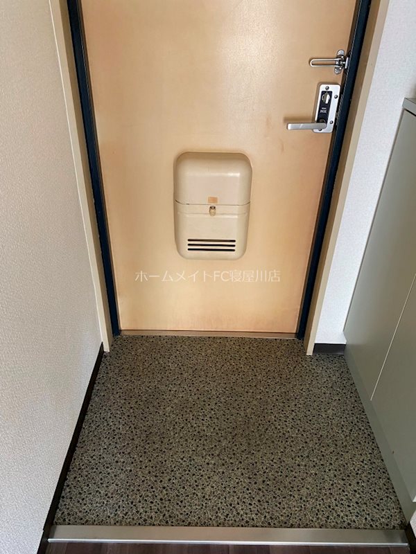セゾン若松 玄関