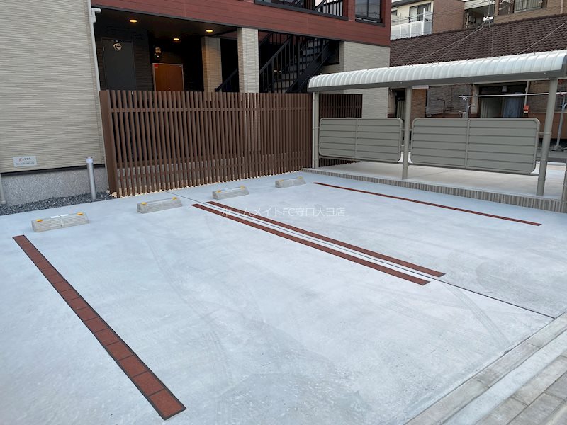 オーヴェスト　アンビエンテⅡ 駐車場