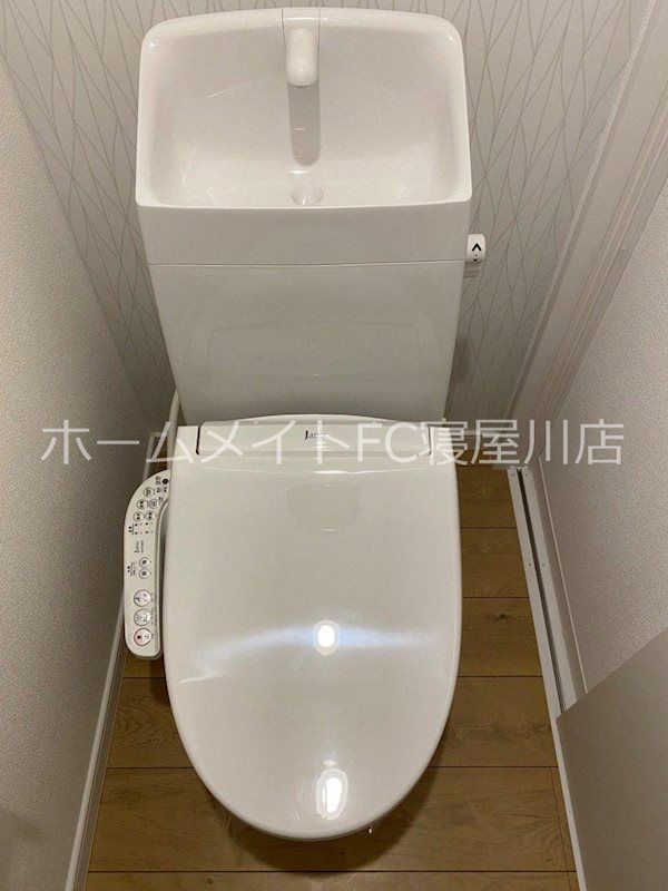 F8石津 トイレ