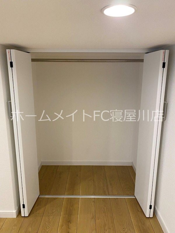 F8石津 収納