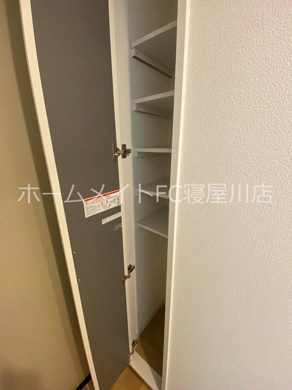 F8石津 収納