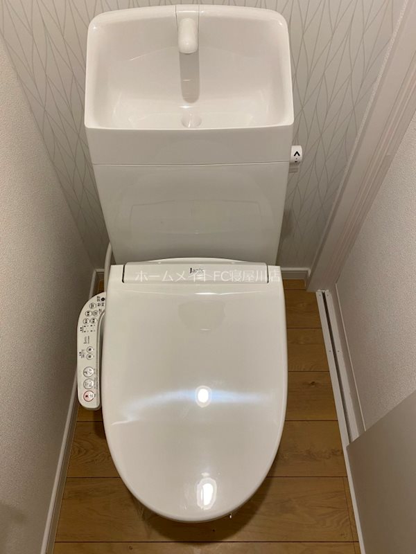 F8石津 トイレ