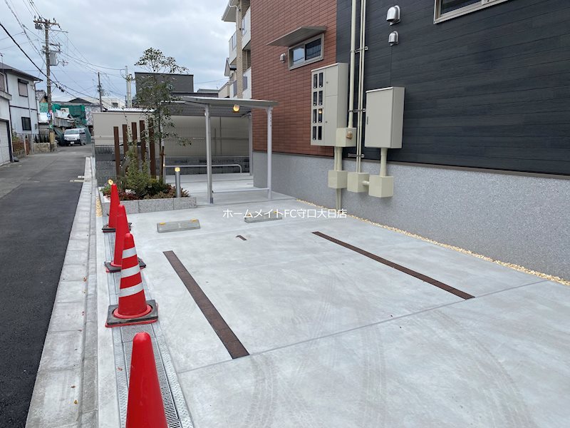 カーサ・ヴェルデ梶 駐車場