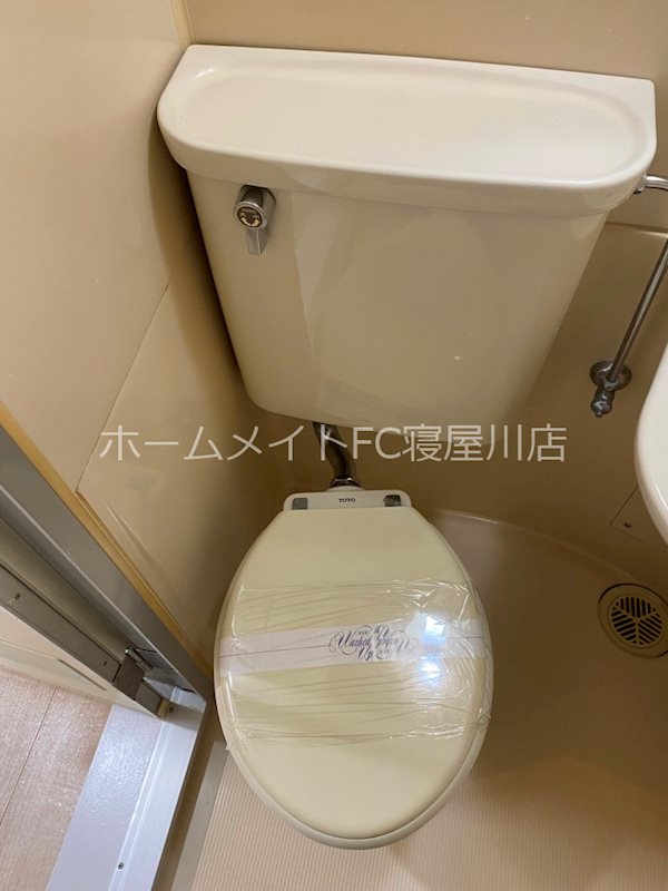 シャルル四条畷駅前 トイレ