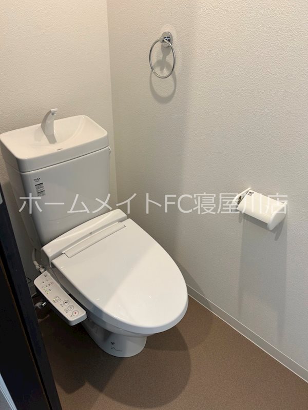 ジーメゾン寝屋川市秦町アリビオ トイレ
