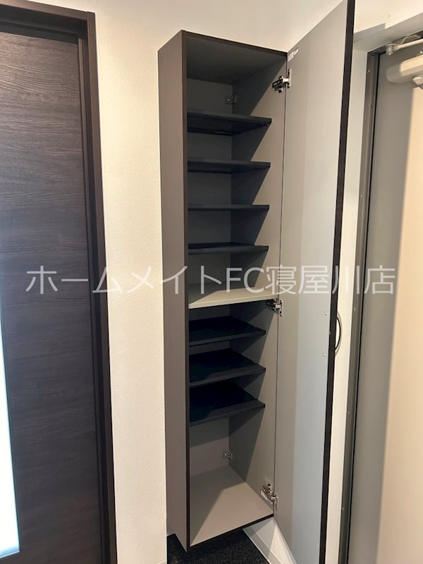 ジーメゾン寝屋川市秦町アリビオ 収納