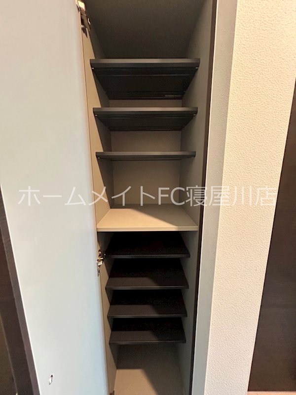 ジーメゾン寝屋川市秦町ルシェール   収納