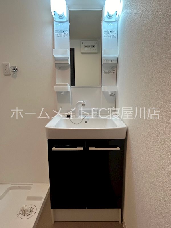 ジーメゾン寝屋川市秦町ルシェール   洗面所
