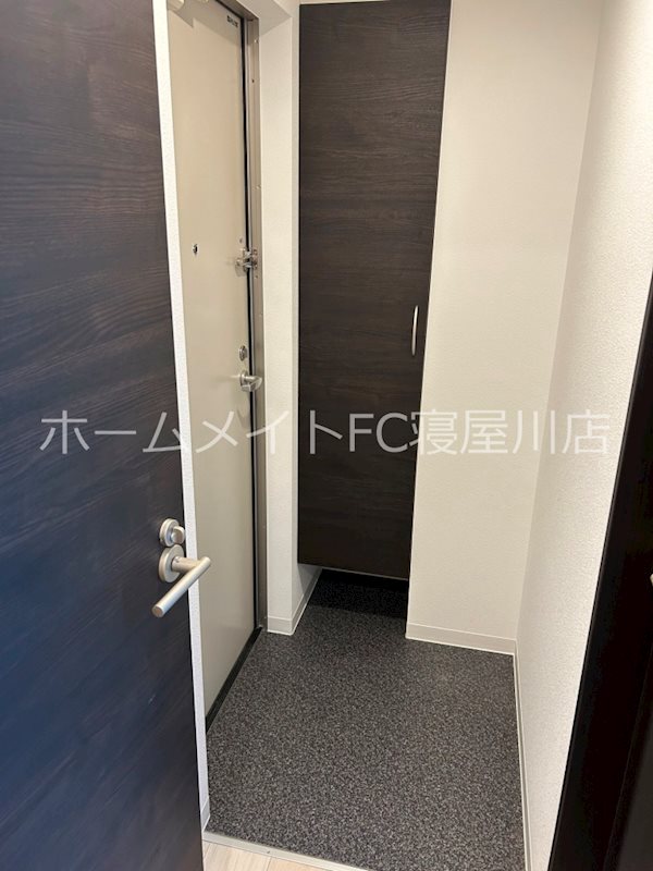 ジーメゾン寝屋川市秦町ルシェール   玄関