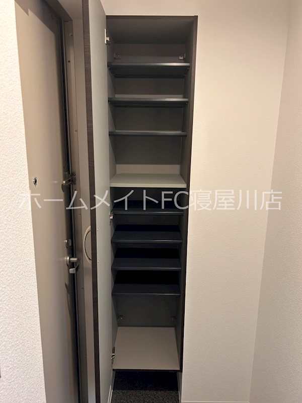 ジーメゾン寝屋川市秦町ルシェール   収納