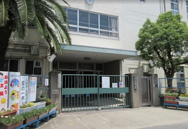 合田貸家 小学校