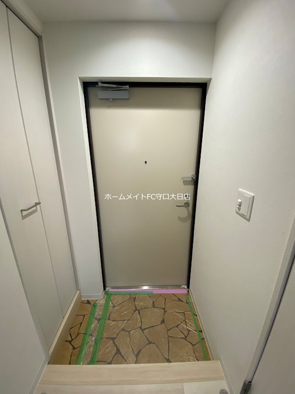ガーデンヒルズ守口 玄関