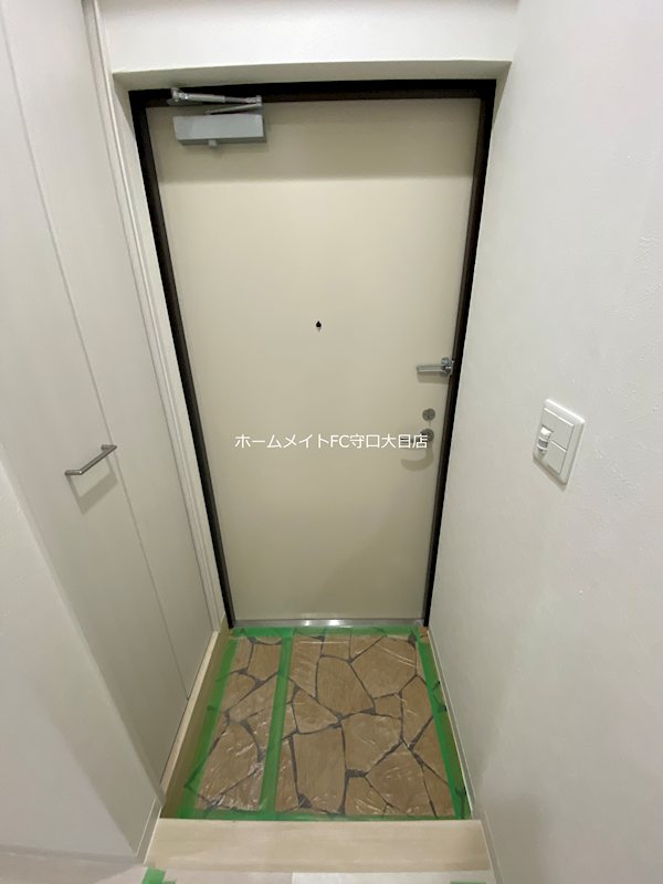 ガーデンヒルズ守口 玄関