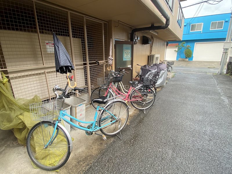 シャトー寺浦 駐車場