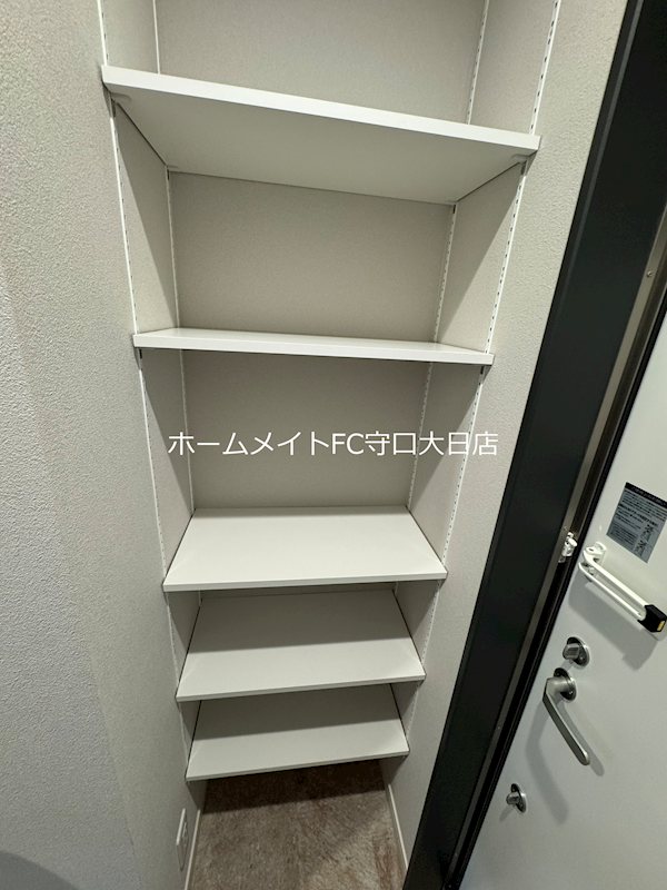 グロワール栄町 収納