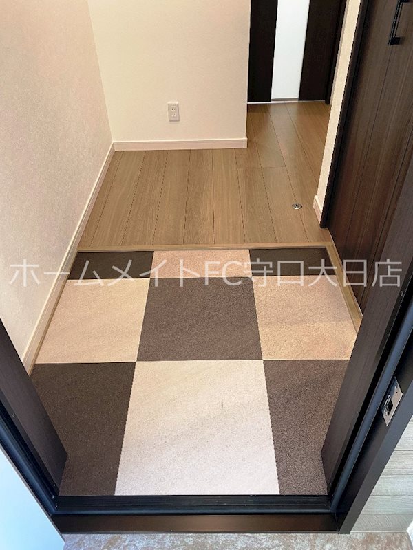 seesaw小路町 玄関