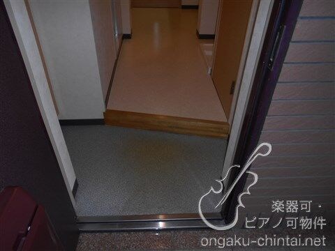 アンソレイユ宮前平 8:00～22:00演奏可　　洗足学園音楽大学　　　 玄関