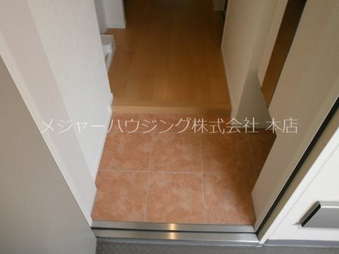 コロナーレ 　8:00～23：00演奏可 玄関