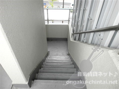 渡久第２ビル  8:00～22:00演奏可 その他