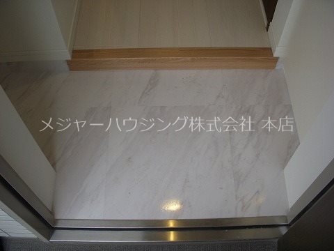 アンジュエ常盤台 8:00～23:00演奏可 玄関